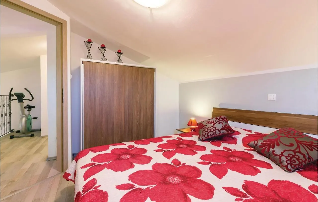 Σπίτι διακοπών Cozy Home In Frkeci With Outdoor Swimming Pool Barban