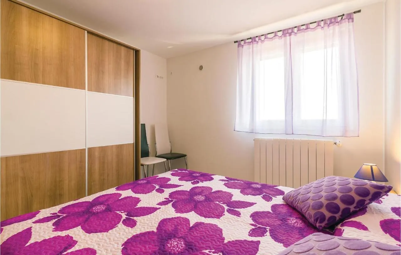 Cozy Home In Frkeci With Outdoor Swimming Pool Barban 0*,